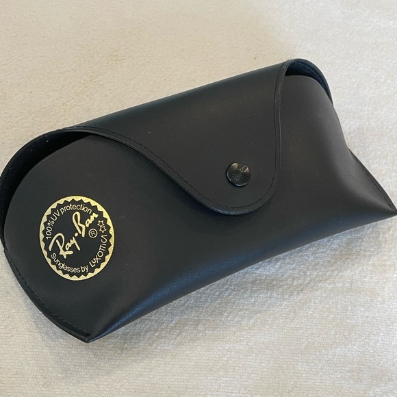 Ray-Ban Accessories - 💐5/25 Ray-ban sunglasses glasses case only stiff hard shell snap closure black